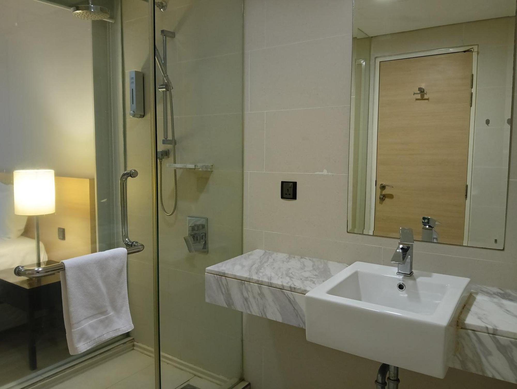 The Straits Suites By Ciconia Malacca Exterior photo